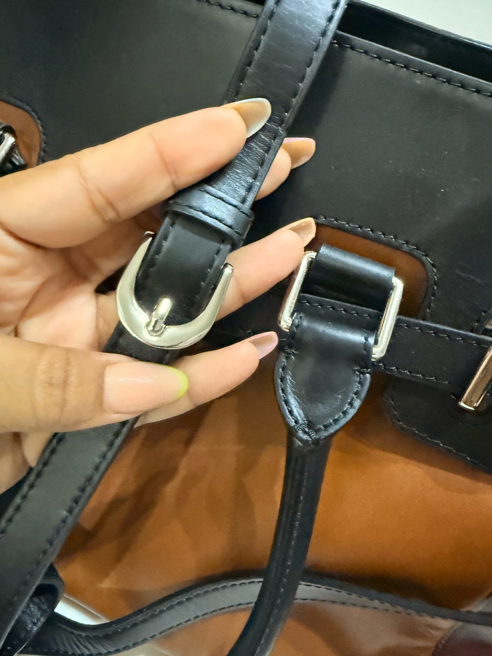 Charles Jourdan Black and Brown Leather Shoulder Bag - Picture 3 of 7